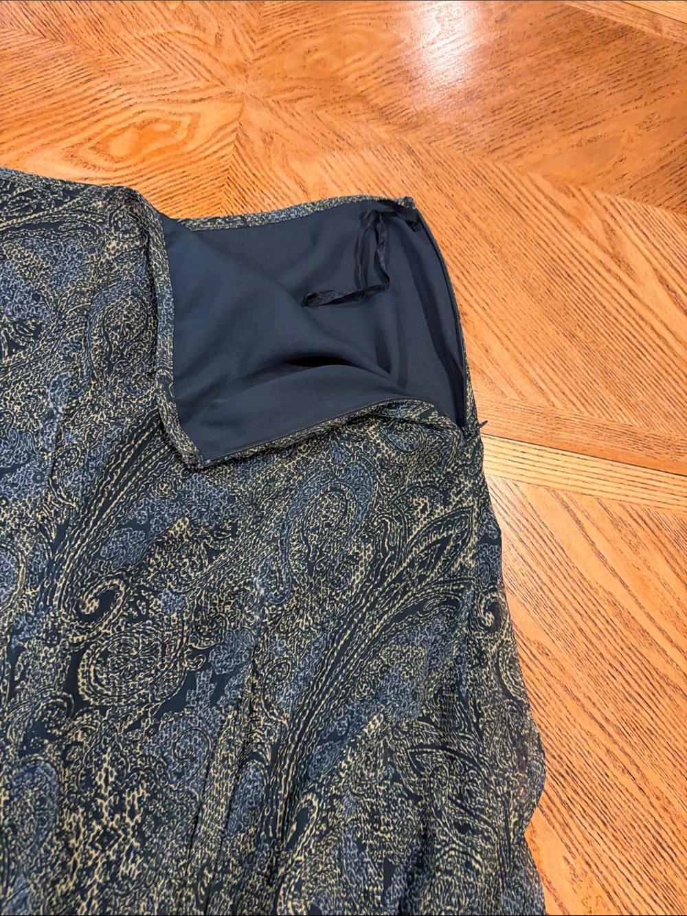 Jones New York 100% Silk Paisley Maxi Skirt Size 12 Blue Green Boho Flowy Lined - Picture 9 of 13